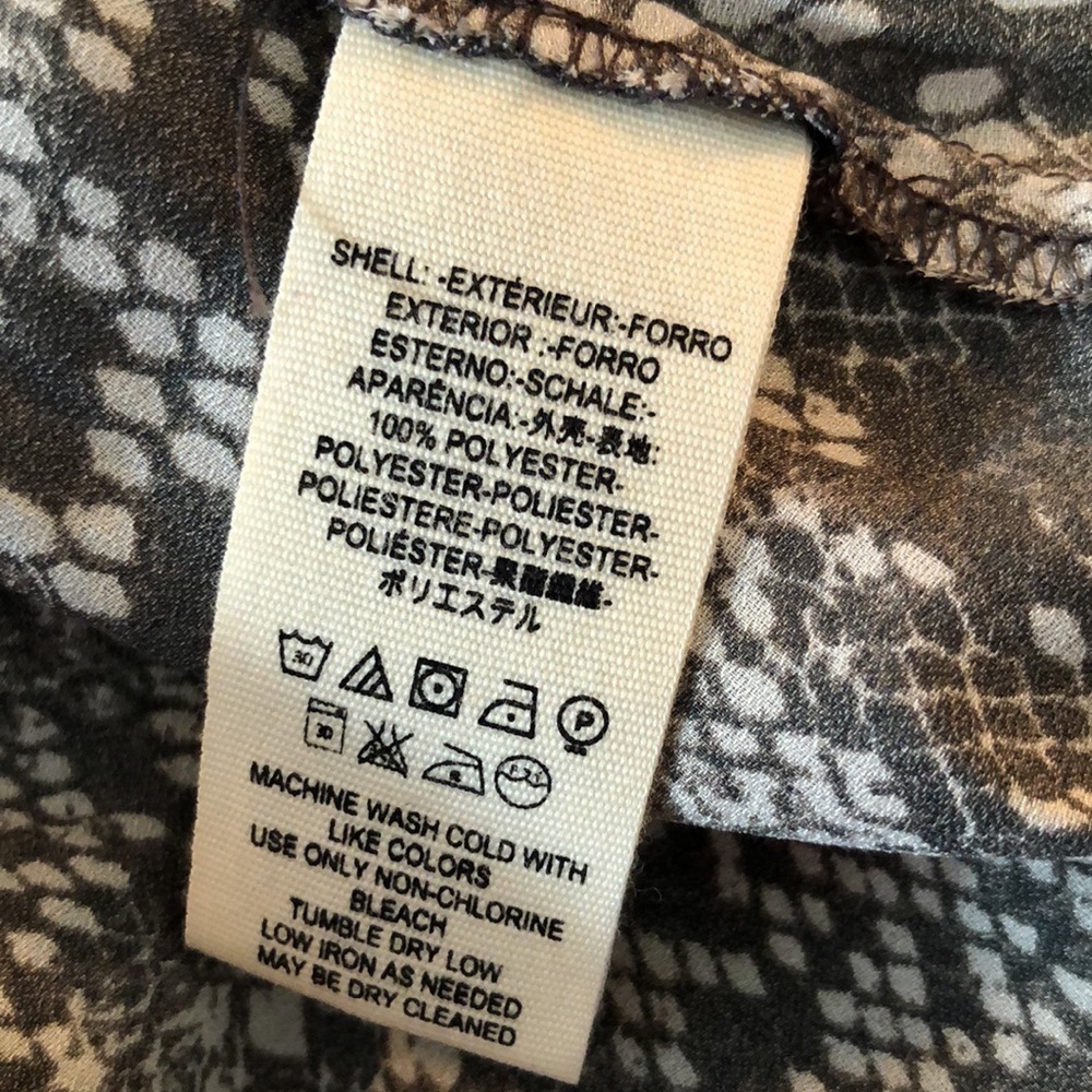 Free People Modern Muse Snakeskin Button Down Peasant Bouse Size Small - Picture 8 of 8